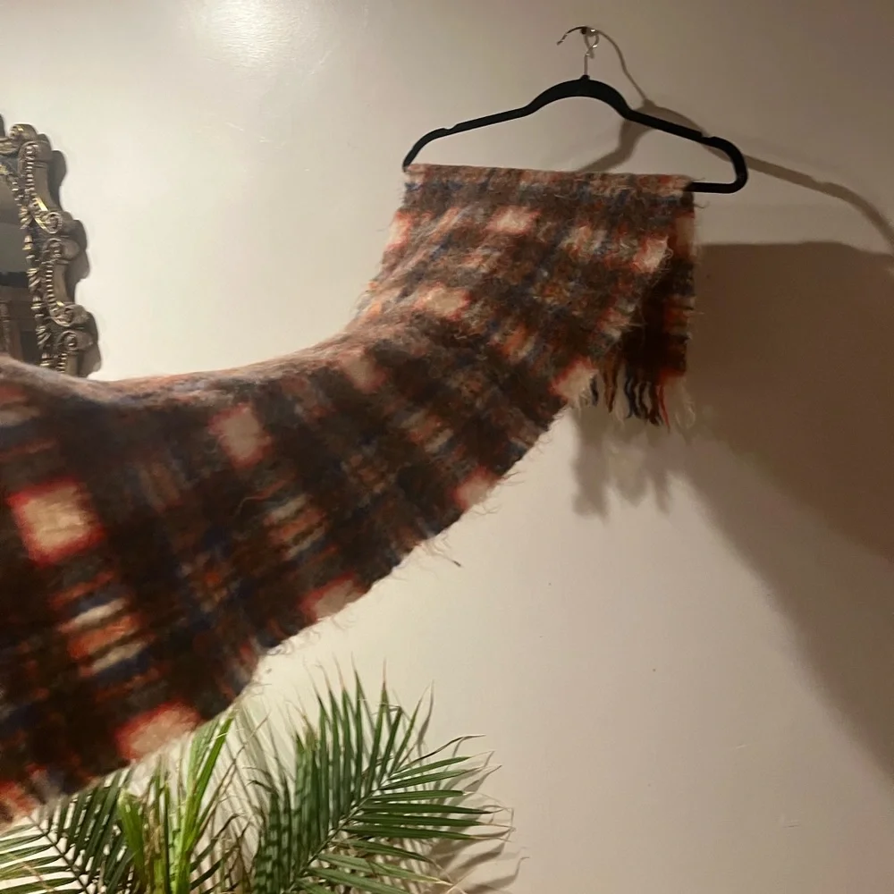 Plaid wool sweater. Super high quality. - Picture 4 of 5
